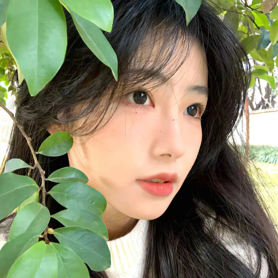 深深腥红